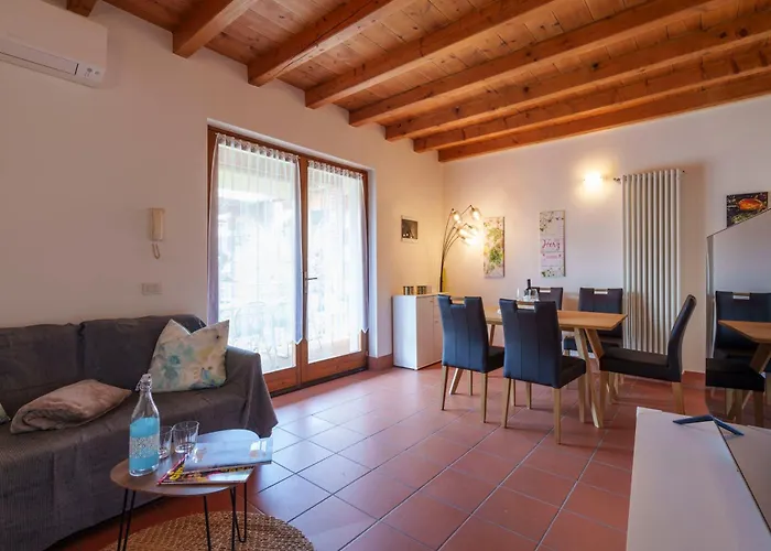 Contessa Castion Apartment *